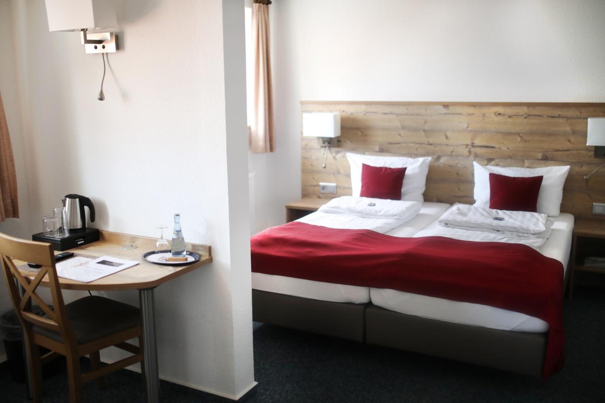 Gasthaus Hotel Zum Kreuz Stetten am Kalten Markt Exteriör bild