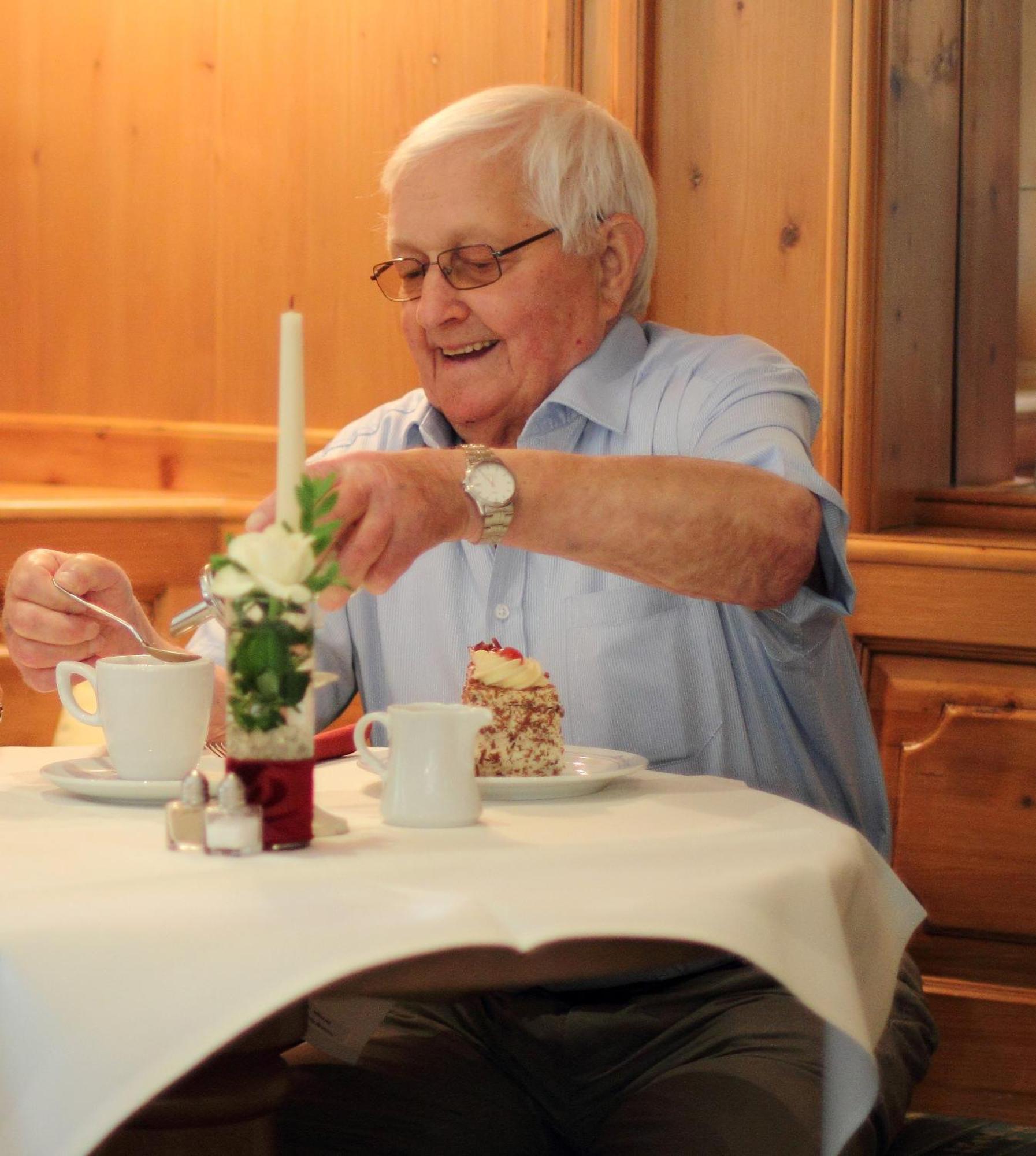 Gasthaus Hotel Zum Kreuz Stetten am Kalten Markt Exteriör bild